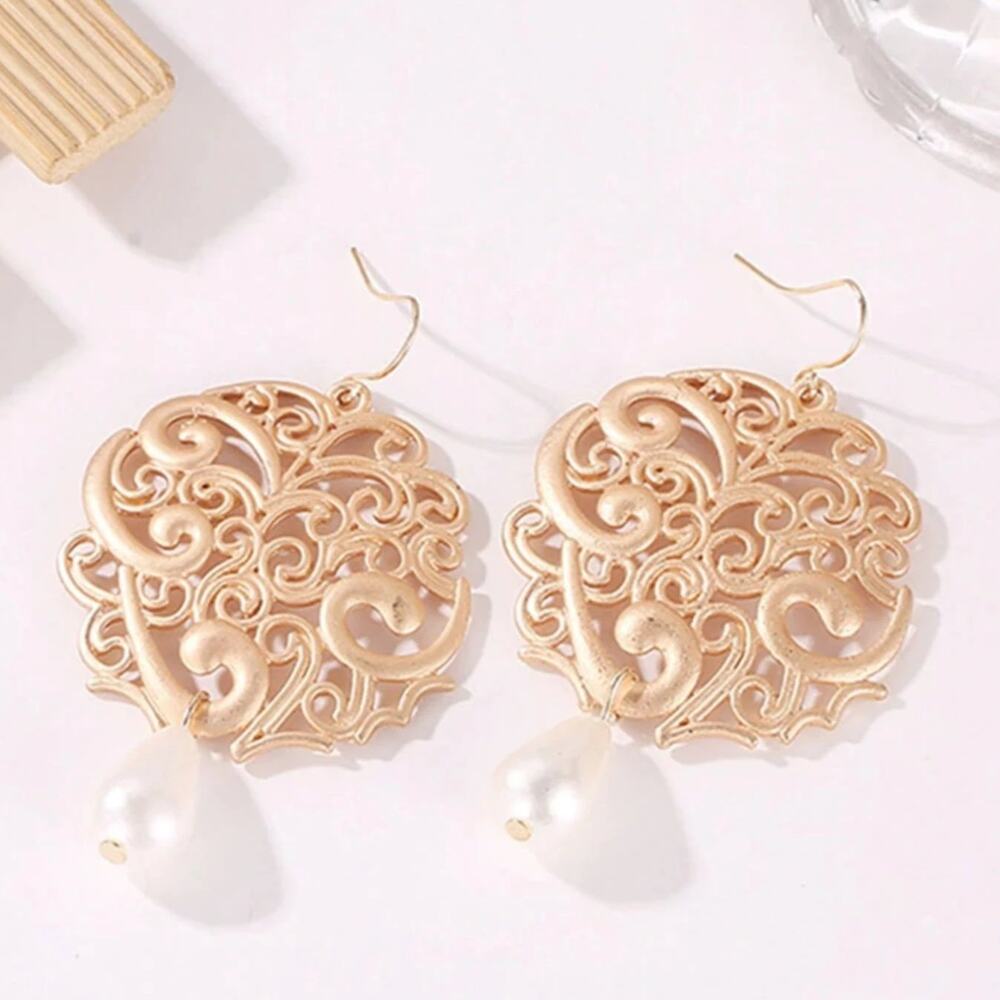 Hadley Matte Gold Pearl Drop Earrings